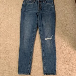 Jcrew skinny jeans. Only worn once. So comfortable!